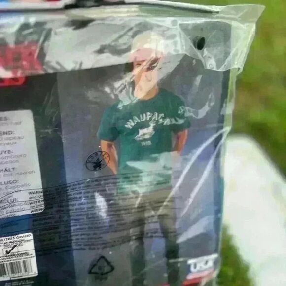 Halloween Stranger Things adult’s Dustin's Waupaca‎ T-Shirt Kit size XL - Picture 5 of 5